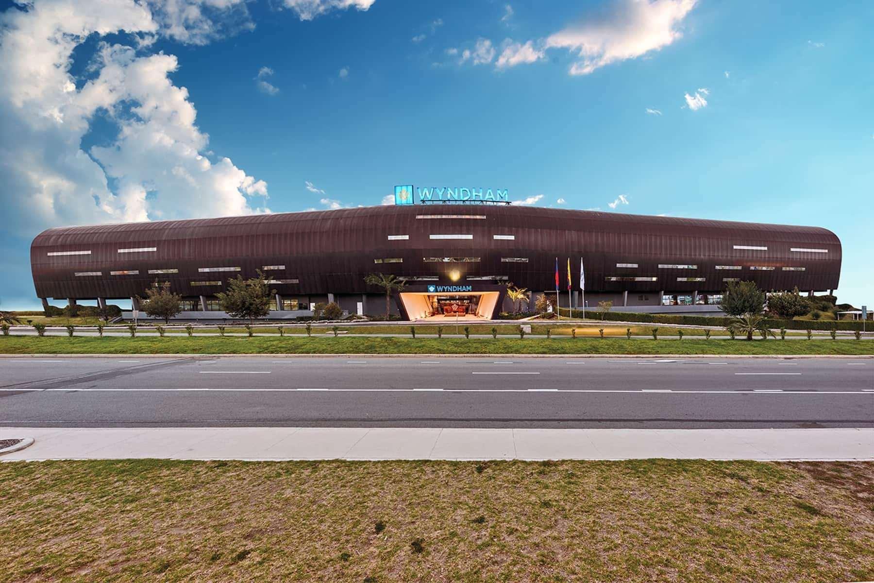 Wyndham Quito Airport Hotel Puembo Exterior photo The new terminal