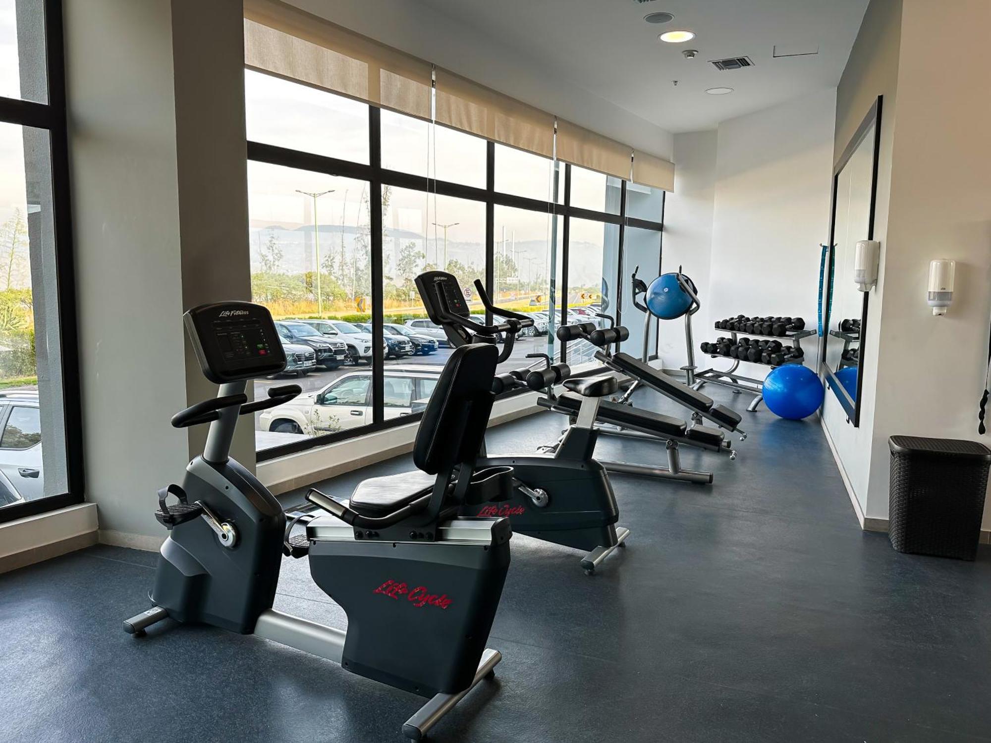 Wyndham Quito Airport Hotel Puembo Exterior photo The gym at the Embassy of the United States in Skopje