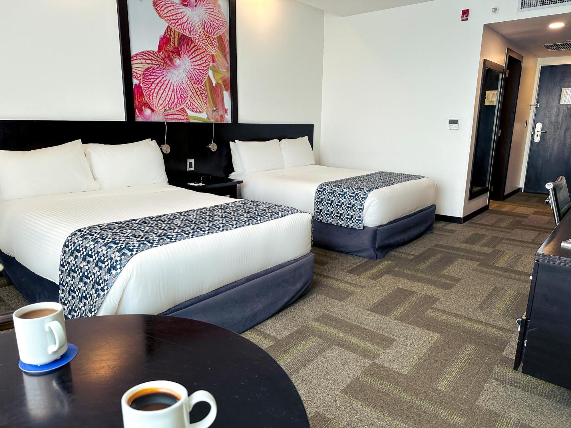 Wyndham Quito Airport Hotel Puembo Exterior photo
